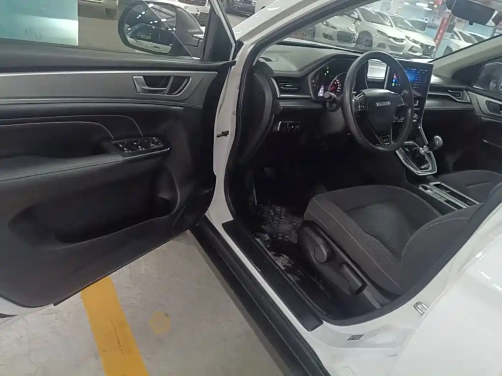 Haval M6 2024 2023 PLUS 1.5T Manual Elite Smart Connect