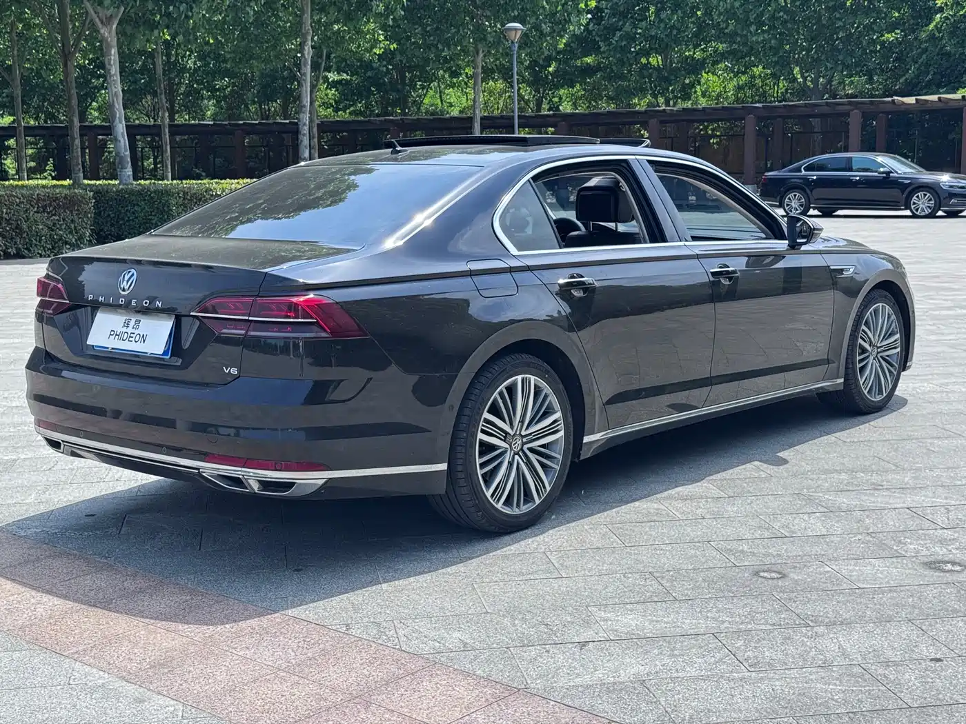 Volkswagen Phideon 2016 Model 480 V6 AWD Executive Flagship фото 6