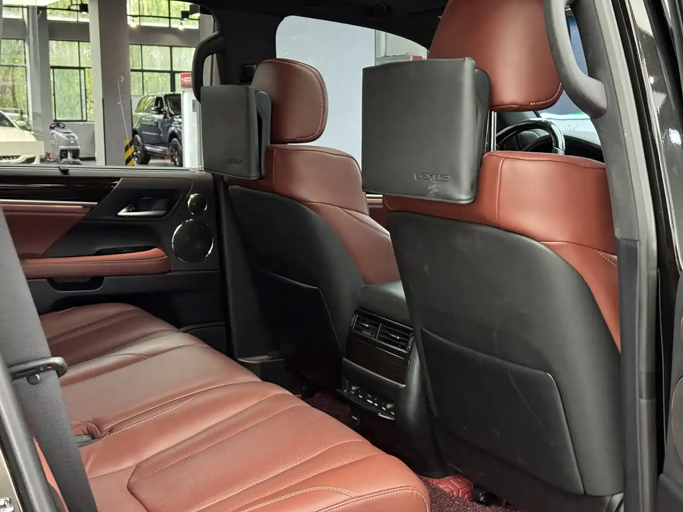 Lexus LX 2019 570 Dynamic Luxury Edition фото 15