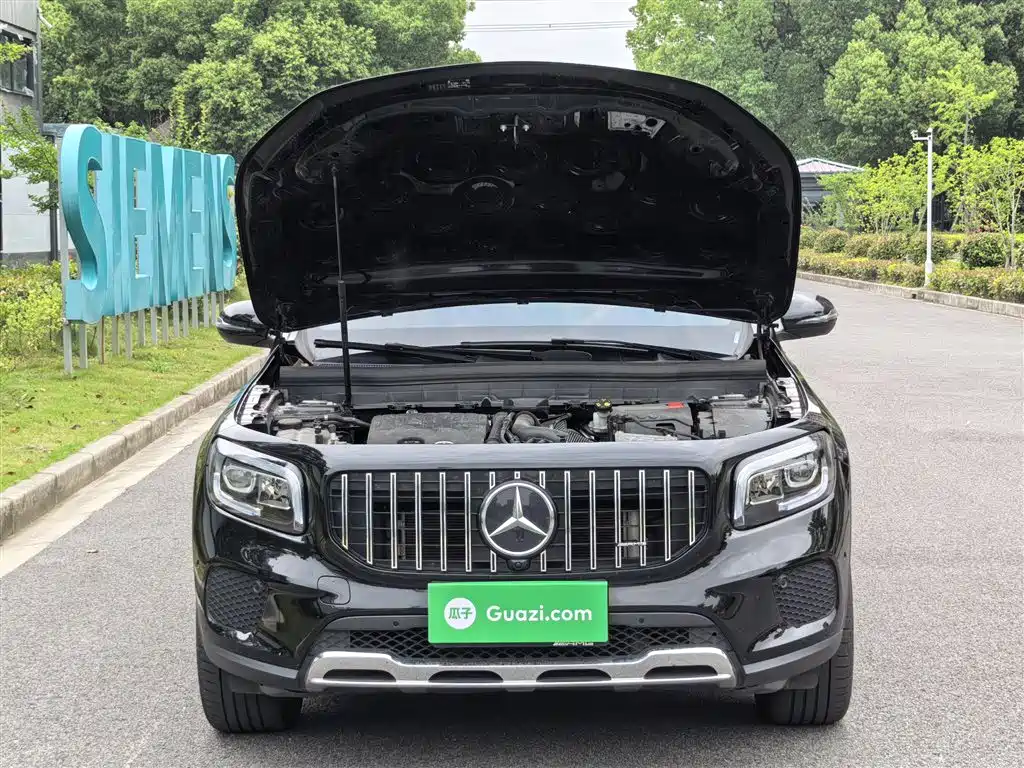 MERCEDES-BENZ GLB
