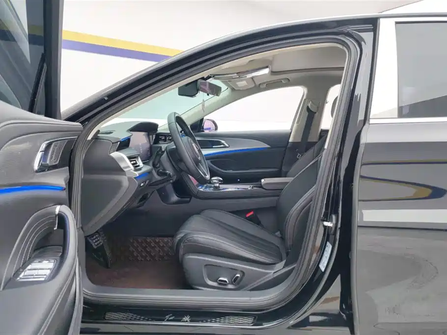 Hongqi H5 2024 1.5T DCT Smart Connect Flag Rhythm Edition фото 9