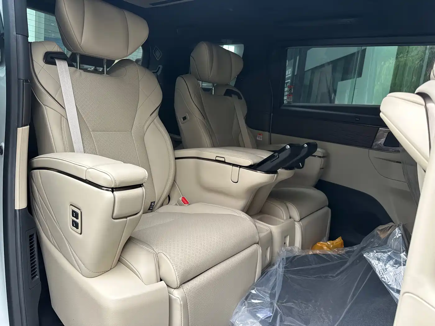 Toyota Vellfire 2025 Crown Hybrid 2.5L Ink Gold Executive Edition фото 9