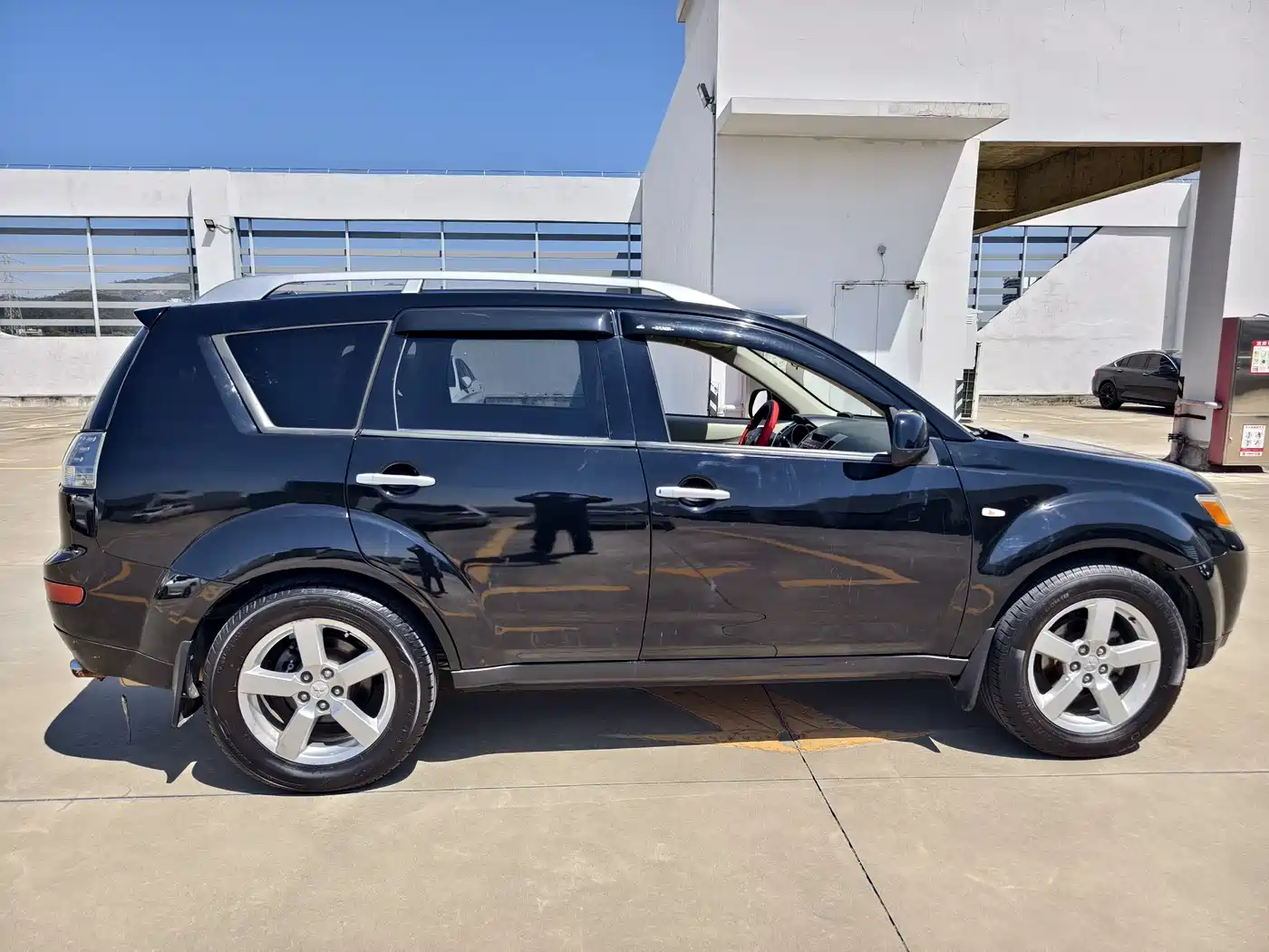 Mitsubishi Outlander (Import) 2008 Model 3.0 Luxury фото 6