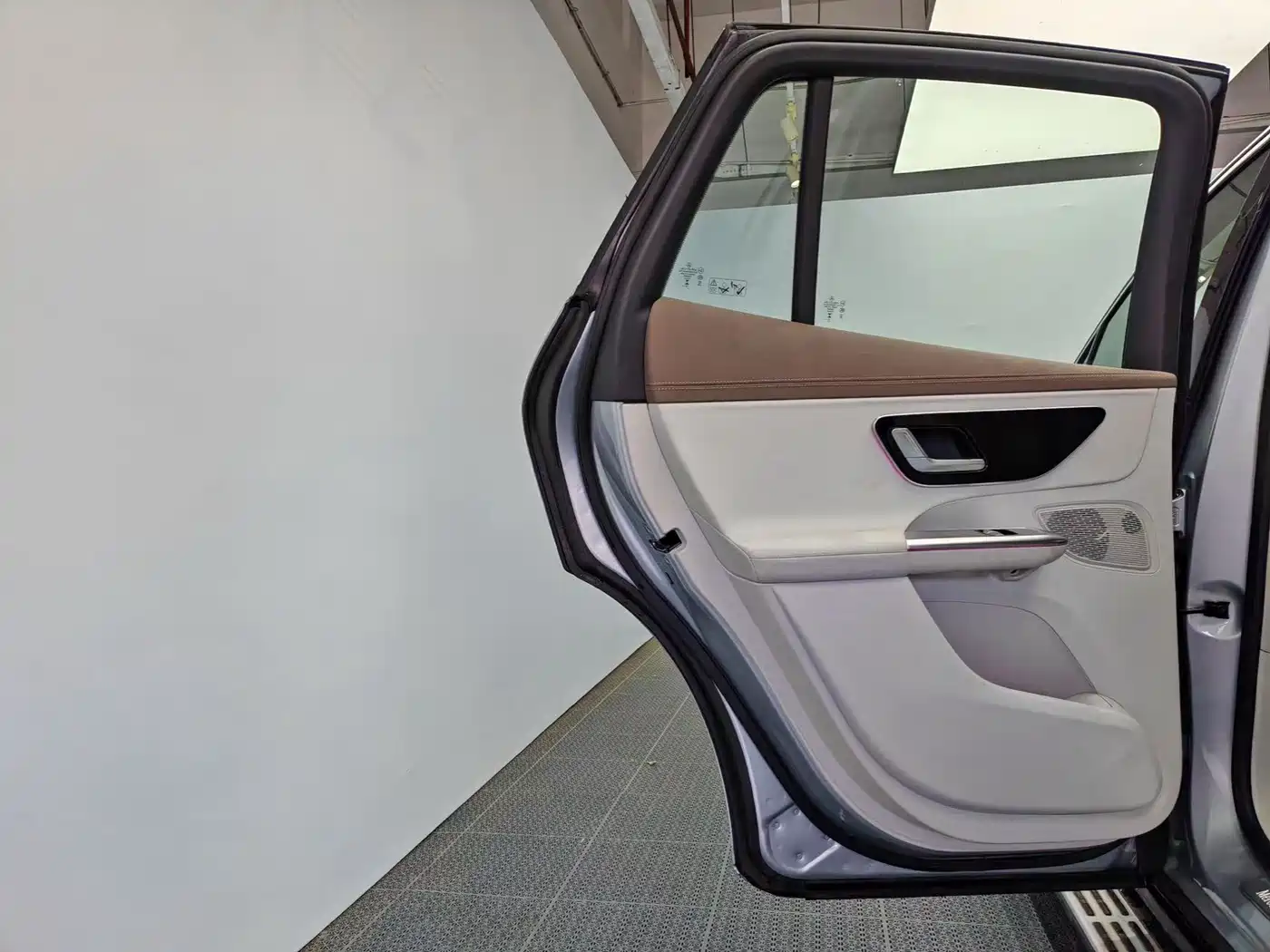 Mercedes-Benz EQE SUV 2023 350 4MATIC Luxury Edition фото 14