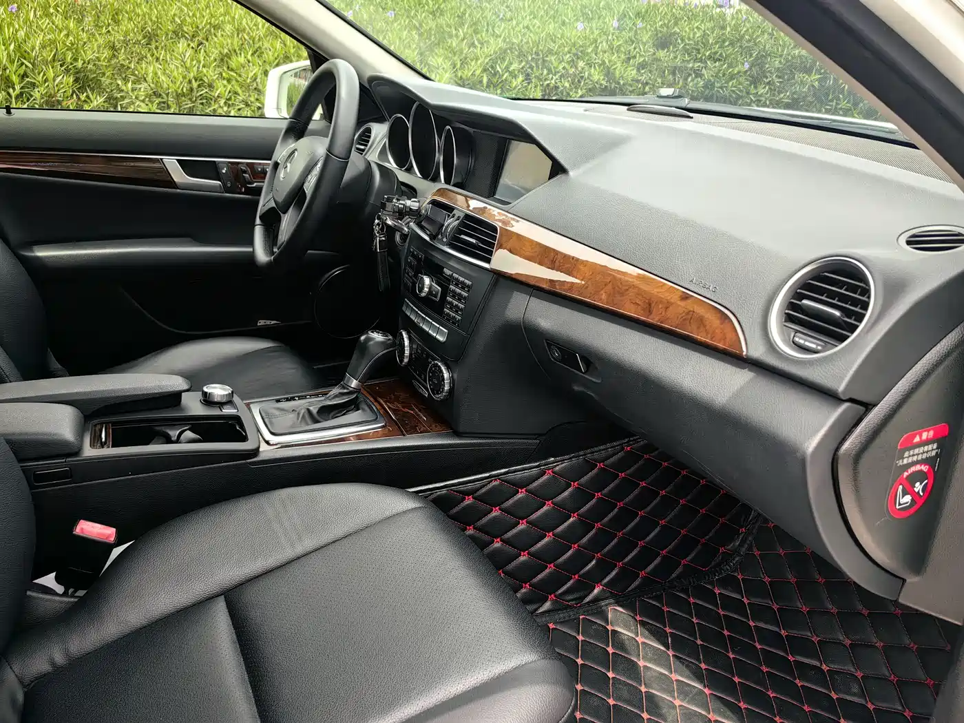 Mercedes-Benz C-Class 2013 C 260 CGI Elegance фото 12