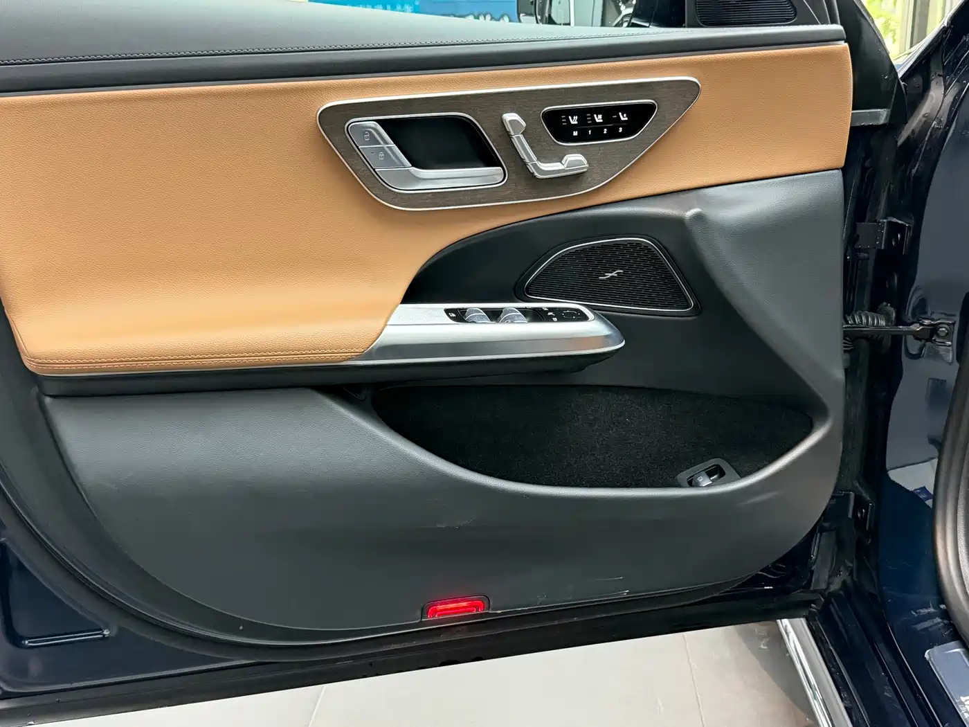 Mercedes-Benz E-Class New Energy 2024 E 350 e L Plug-in Hybrid Sports Sedan фото 13