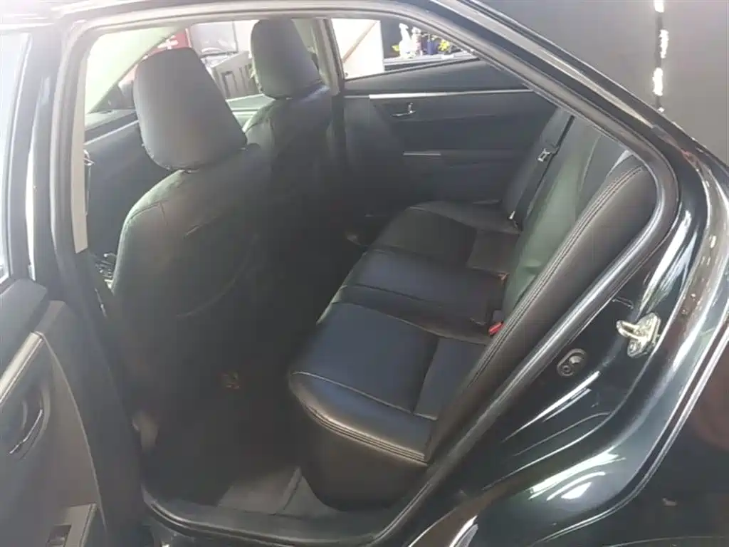 Toyota Corolla 2014 1.6L CVT GL фото 17