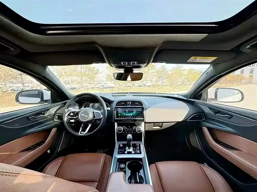 Jaguar XEL 2021 2.0T 250PS R-DYNAMIC S Progressive Sport Edition фото 5
