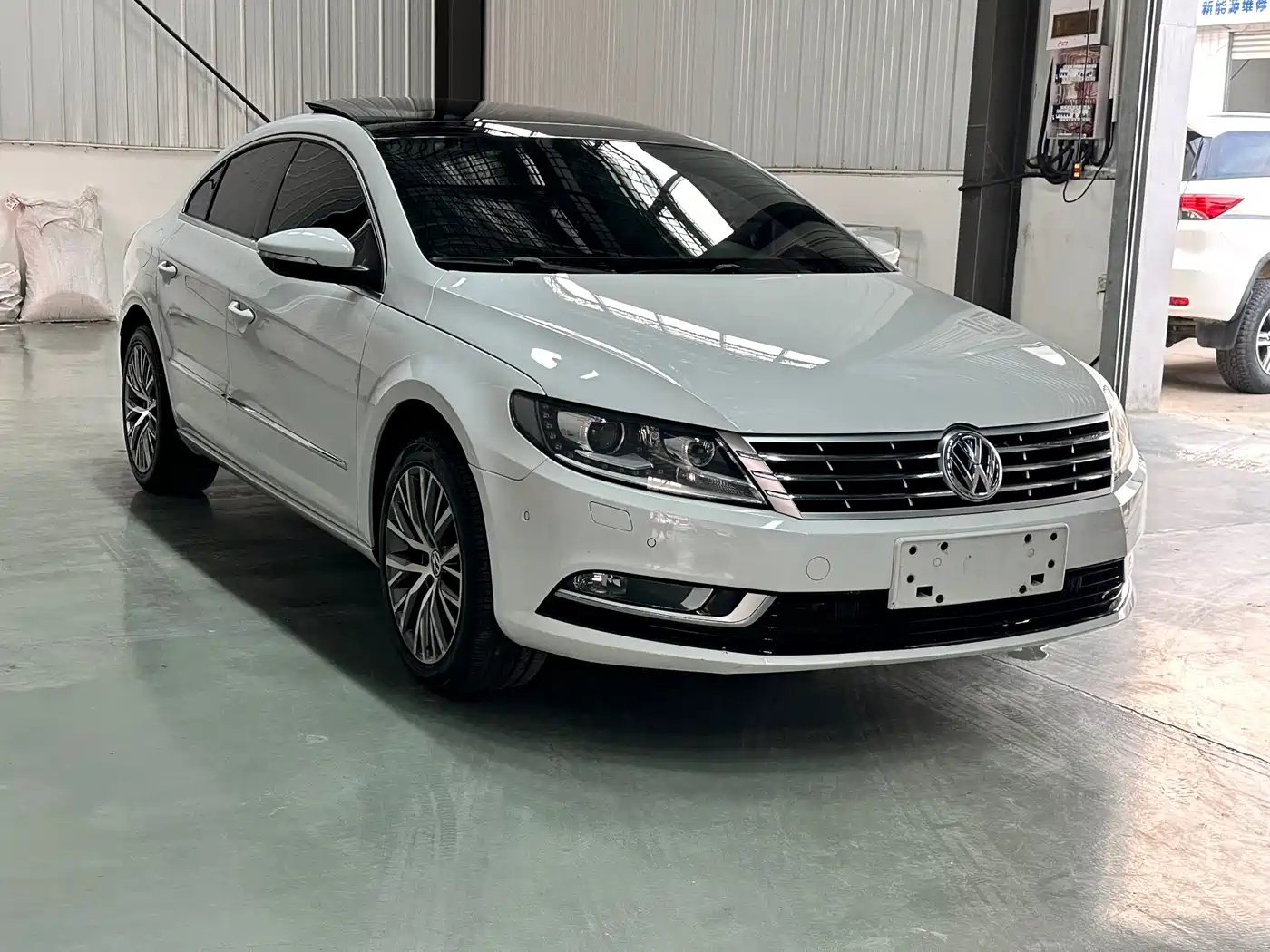 Volkswagen FAW-Volkswagen CC 2016 Model 2.0TSI Luxury фото 3