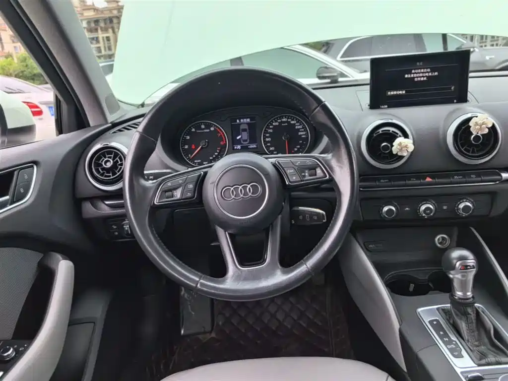 Audi A3 2017 Limousine 35 TFSI Fashion фото 11