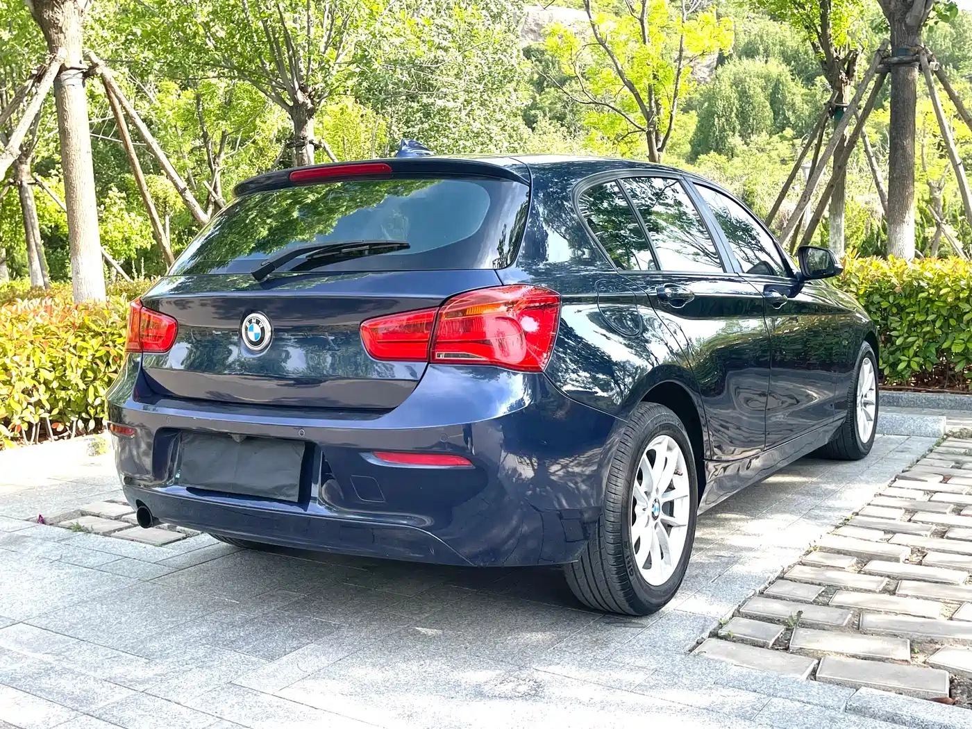 BMW 1 Series (Import) 2015 118i Leading фото 5