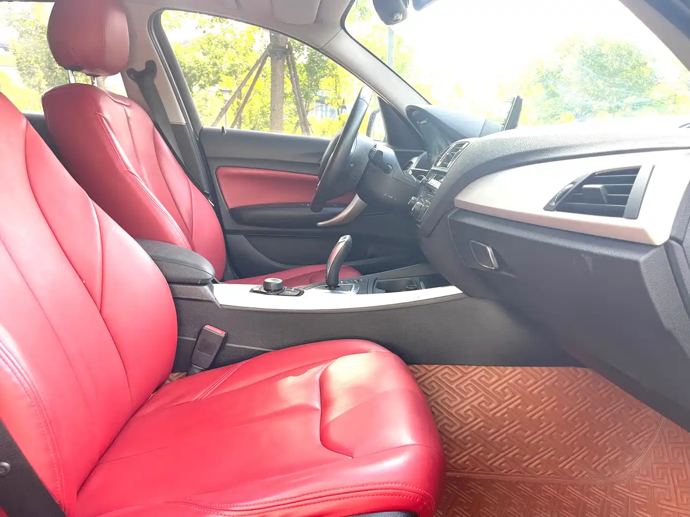 BMW 1 Series (Import) 2015 118i Leading фото 17