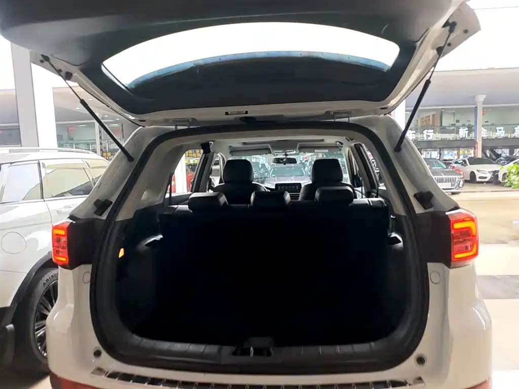 CHANGAN CS75
