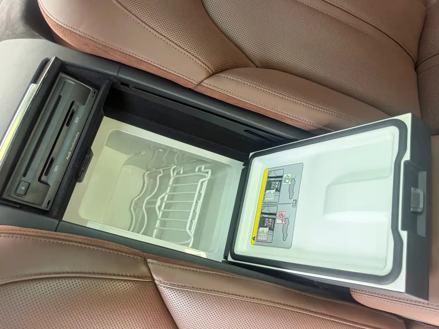 Audi A8 2014 A8L 6.3 FSI W12 quattro Flagship фото 15