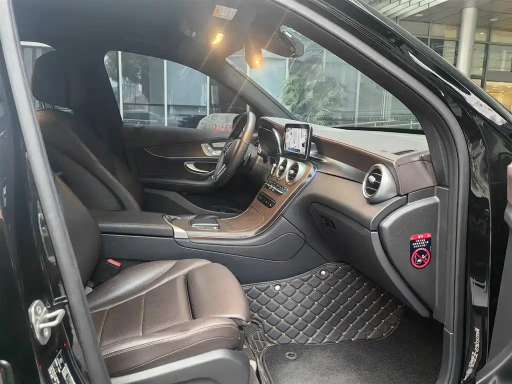 Mercedes-Benz GLC 2022 Model GLC 260 L 4MATIC Luxury Edition фото 16