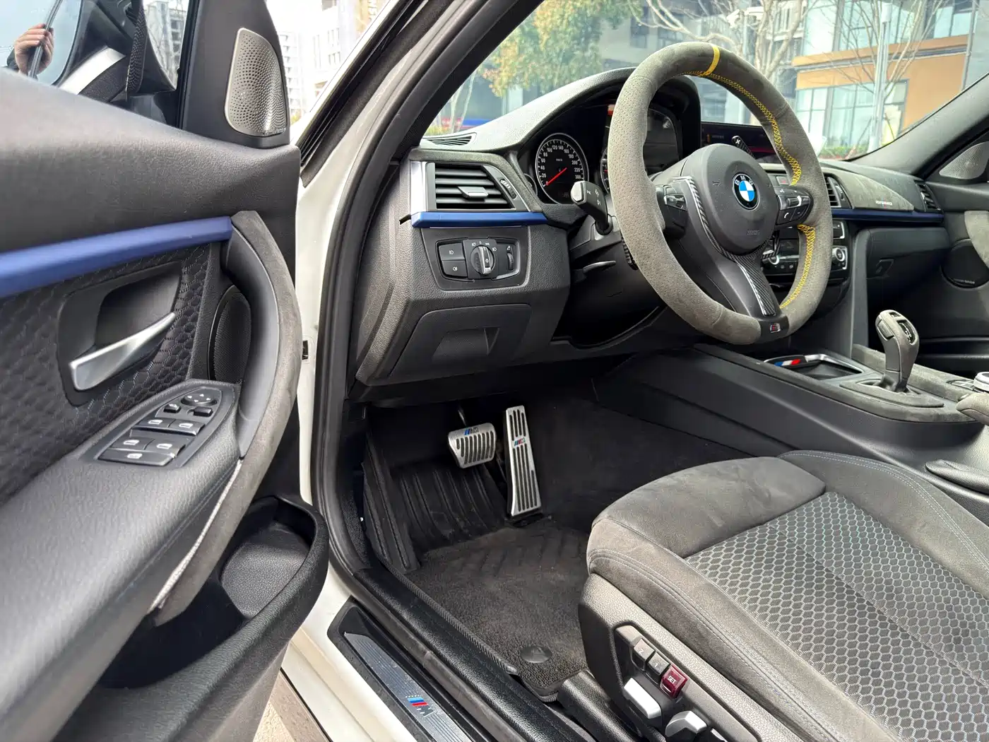 BMW 3 Series 2018 320i M Sport Package фото 4