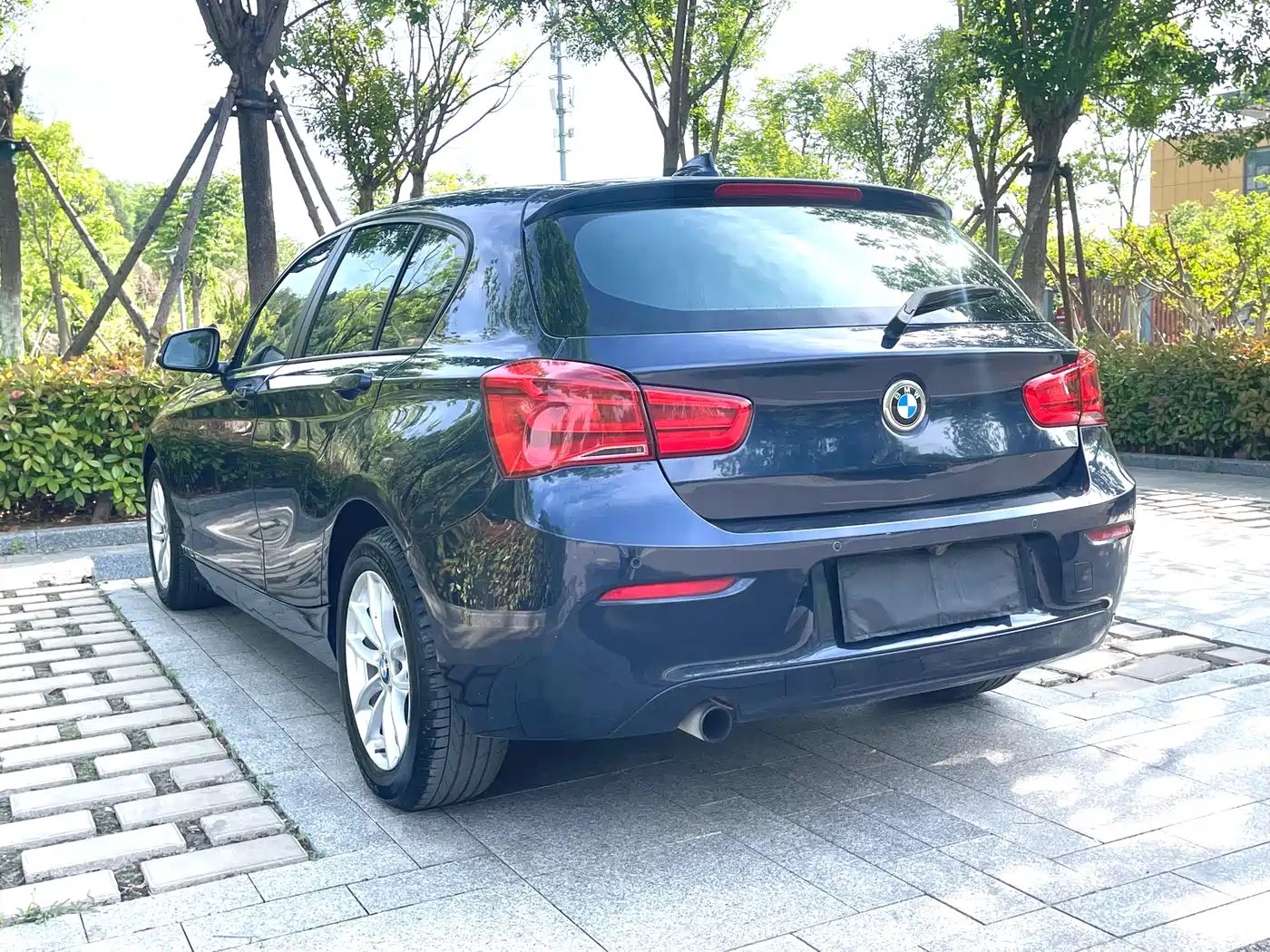 BMW 1 Series (Import) 2015 118i Leading фото 4