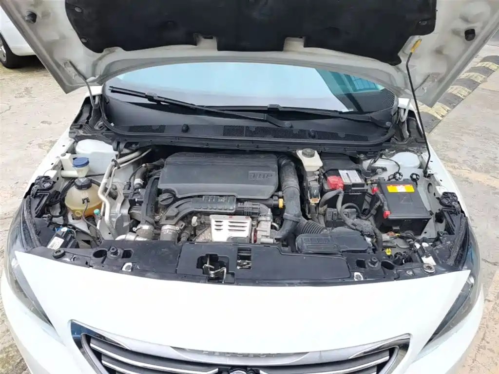 Peugeot 408 2015 Model 1.2T Automatic Luxury Edition фото 20