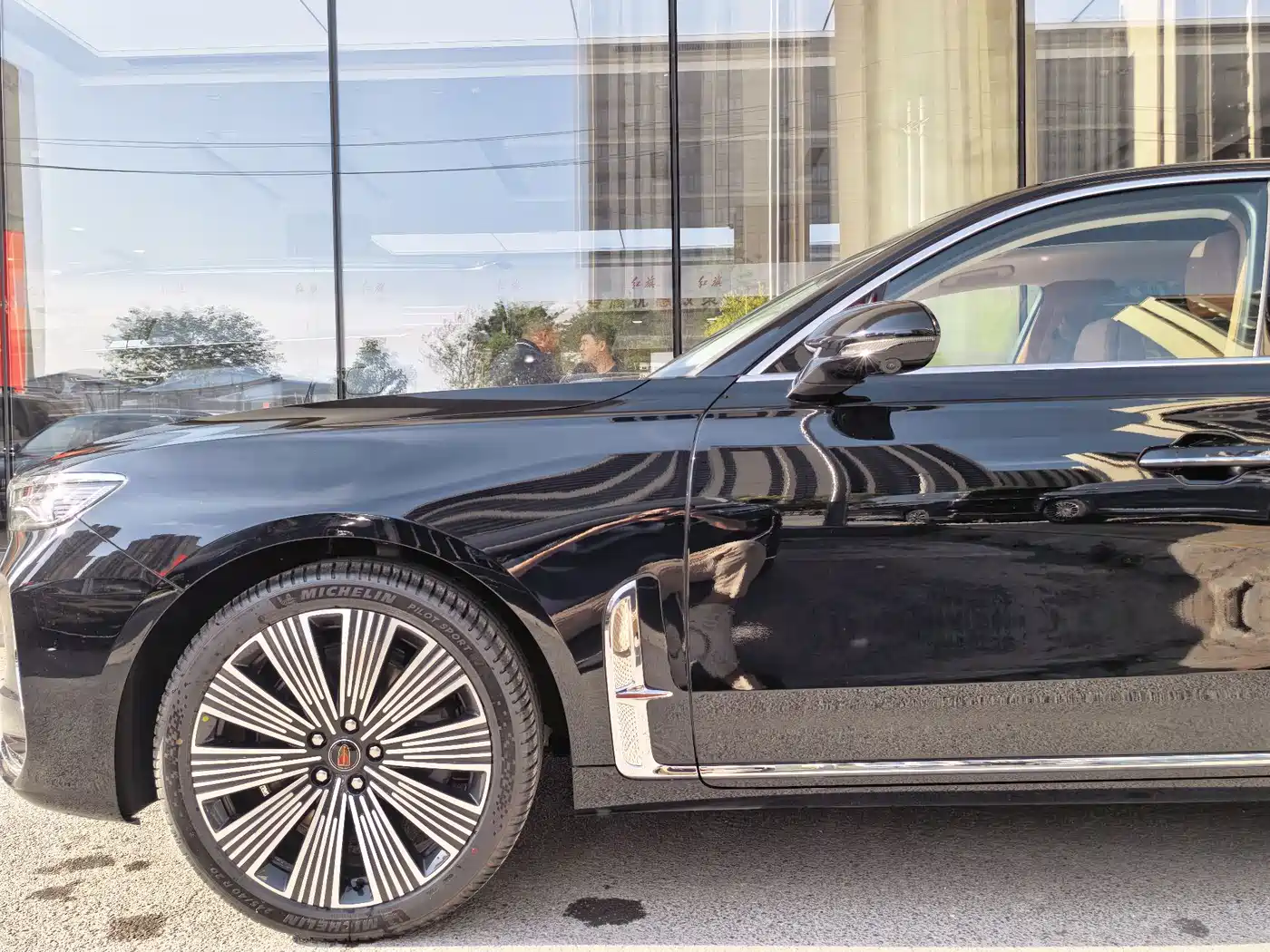 Hongqi H9 2025 2.0T 2WD Qixiang Luxury Business Edition 5-seater фото 5