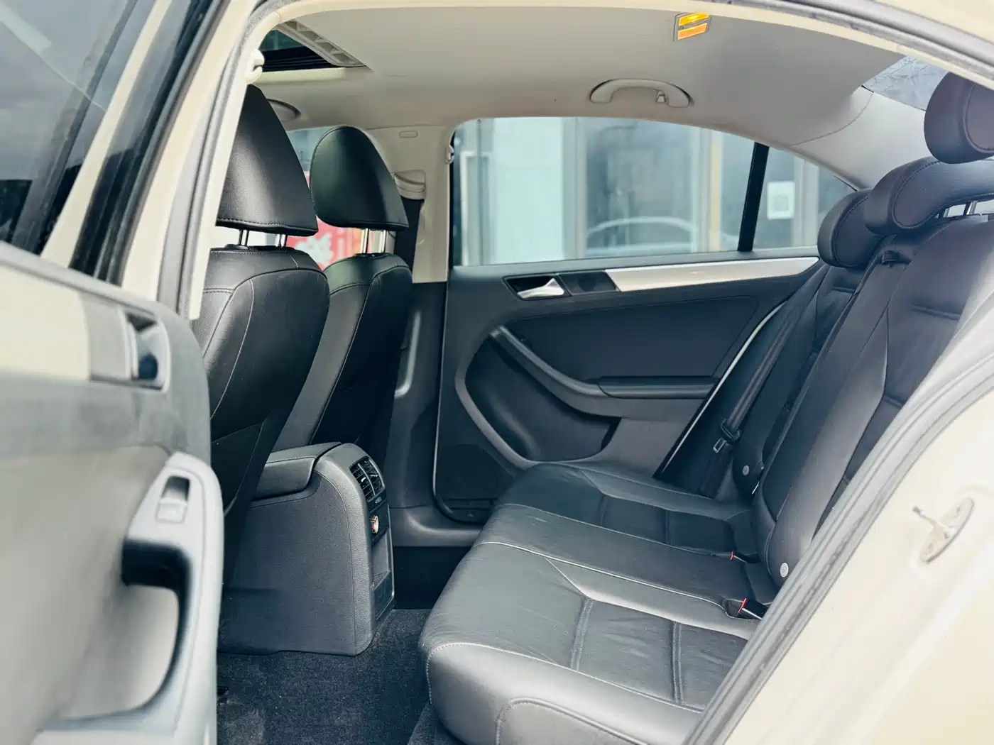 Volkswagen Sagitar 2014 1.4TSI Automatic Luxury фото 12