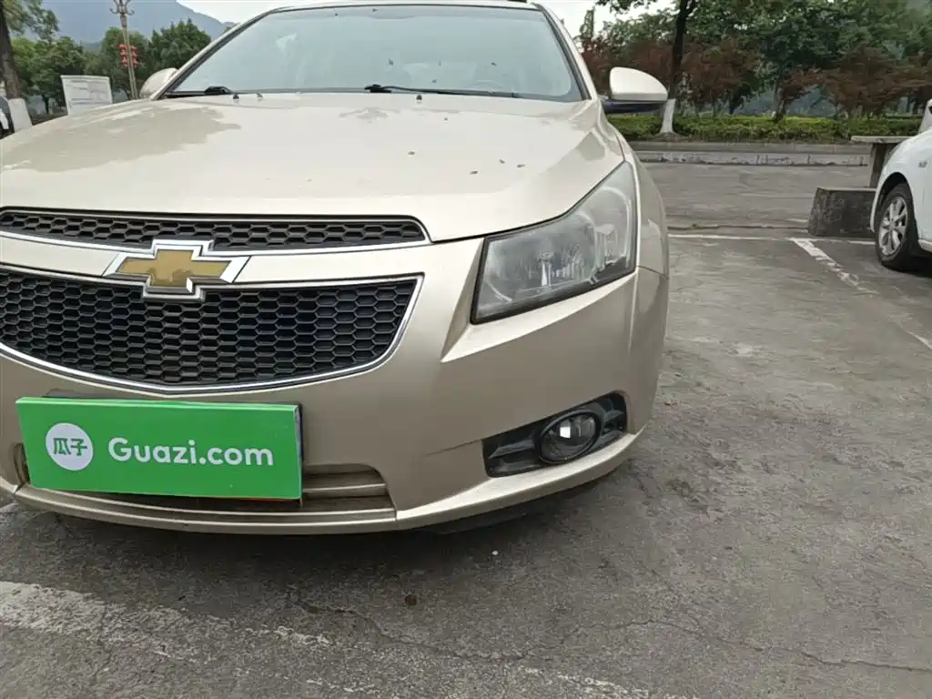 Chevrolet Cruze 2013 Hatchback 1.6L Manual Luxury фото 24