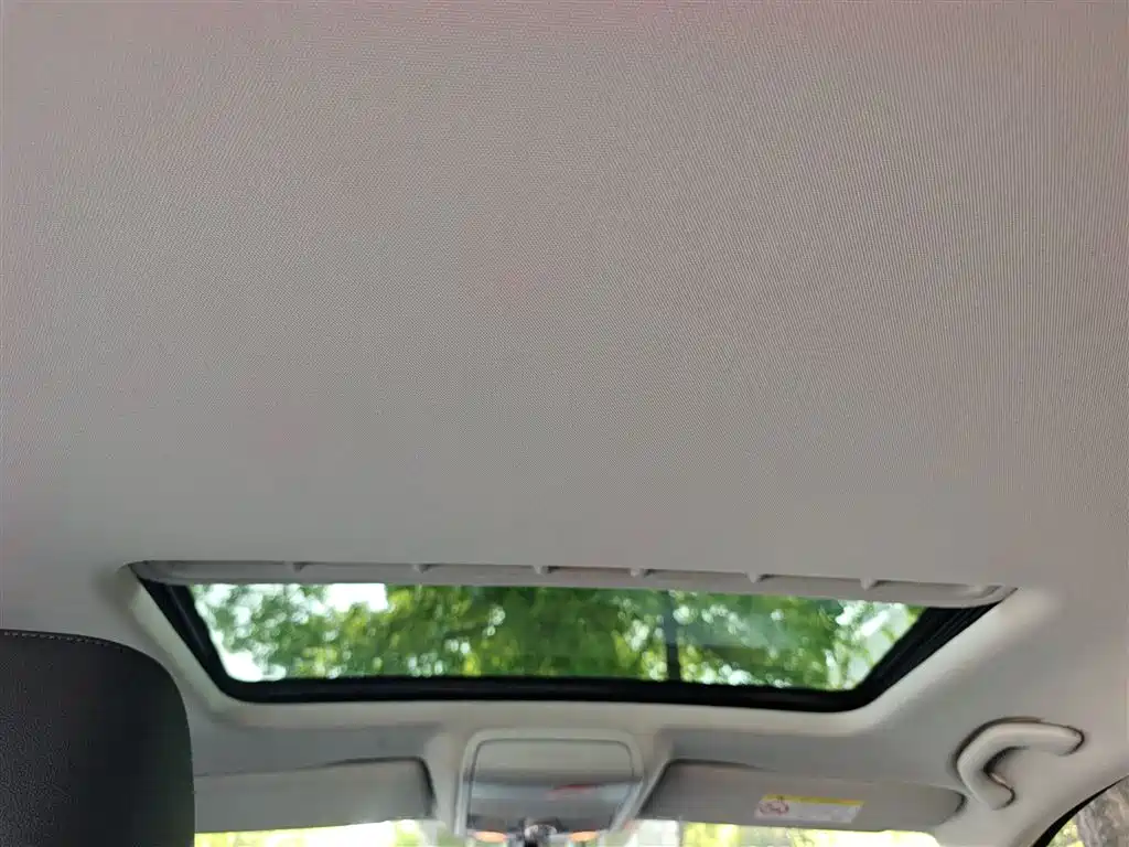 Volkswagen Sagitar 2018 1.6L Automatic Comfort фото 18