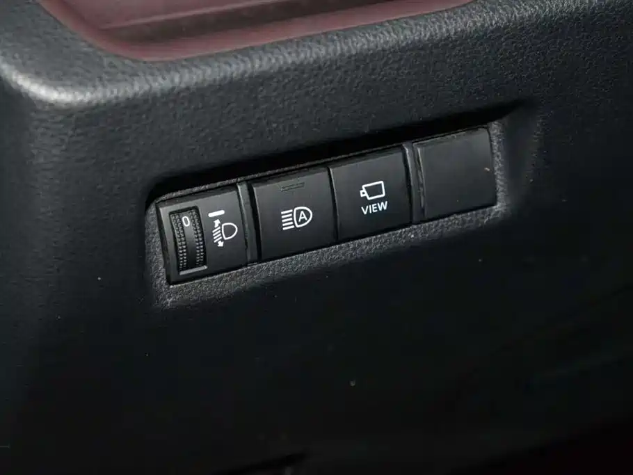 Toyota RAV4 Rongfang 2020 2.0L CVT 4WD Premium Edition фото 10
