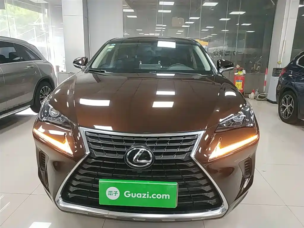 Lexus NX 2018 200 FWD Sharp Edition China VI фото 3