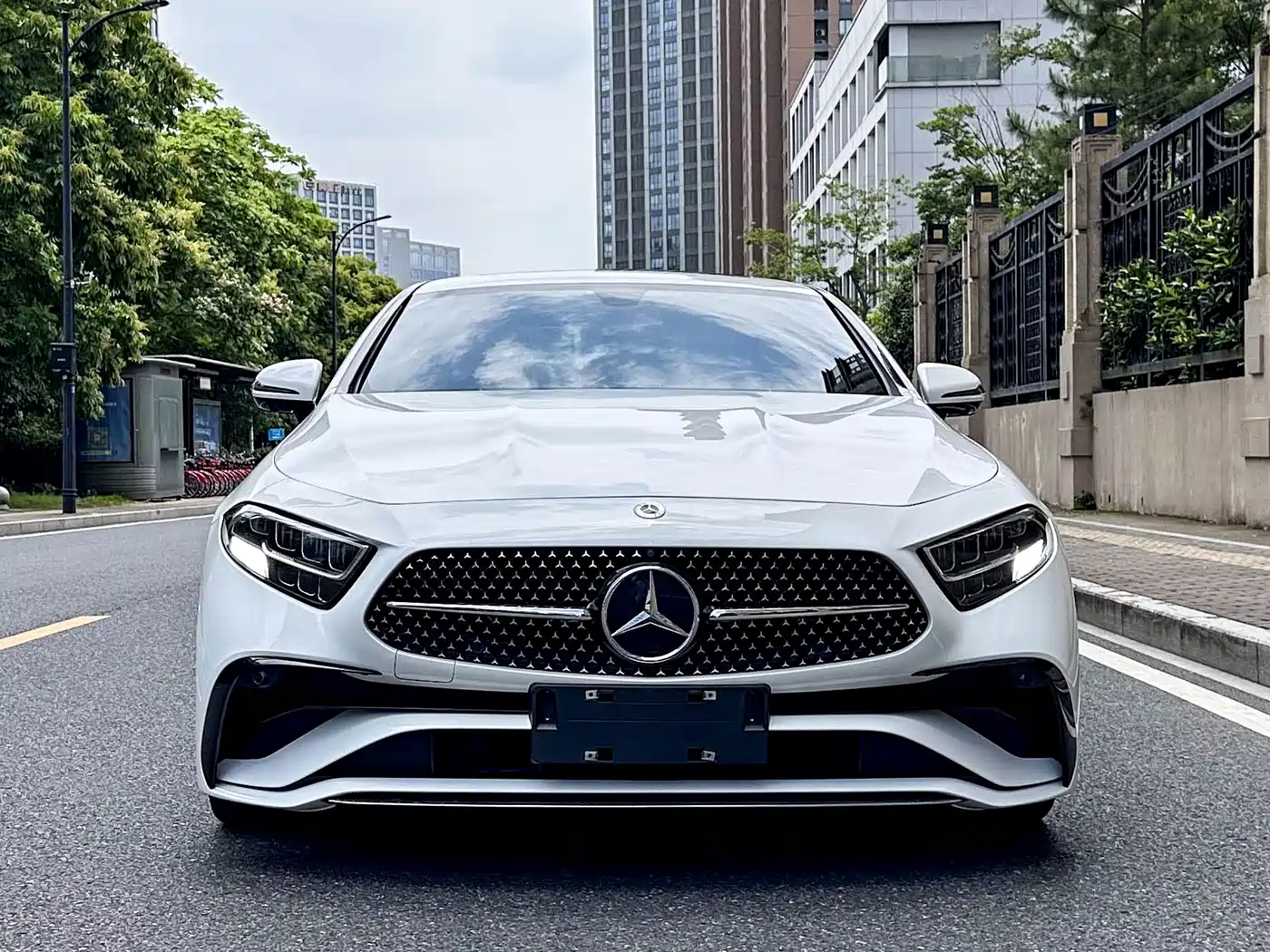 Mercedes-Benz CLS 2023 Model CLS 300 Sport Version фото 2