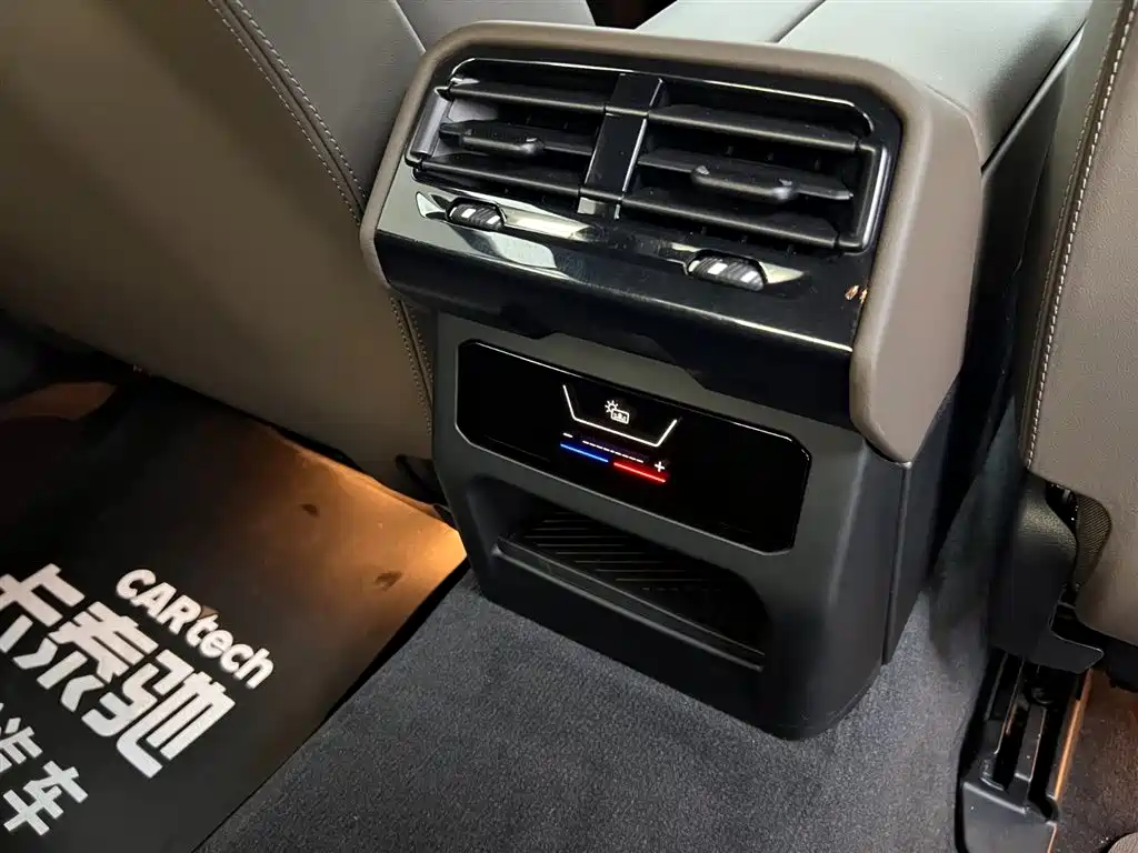 BMW 5 Series 2025 525Li M Sport Package фото 27