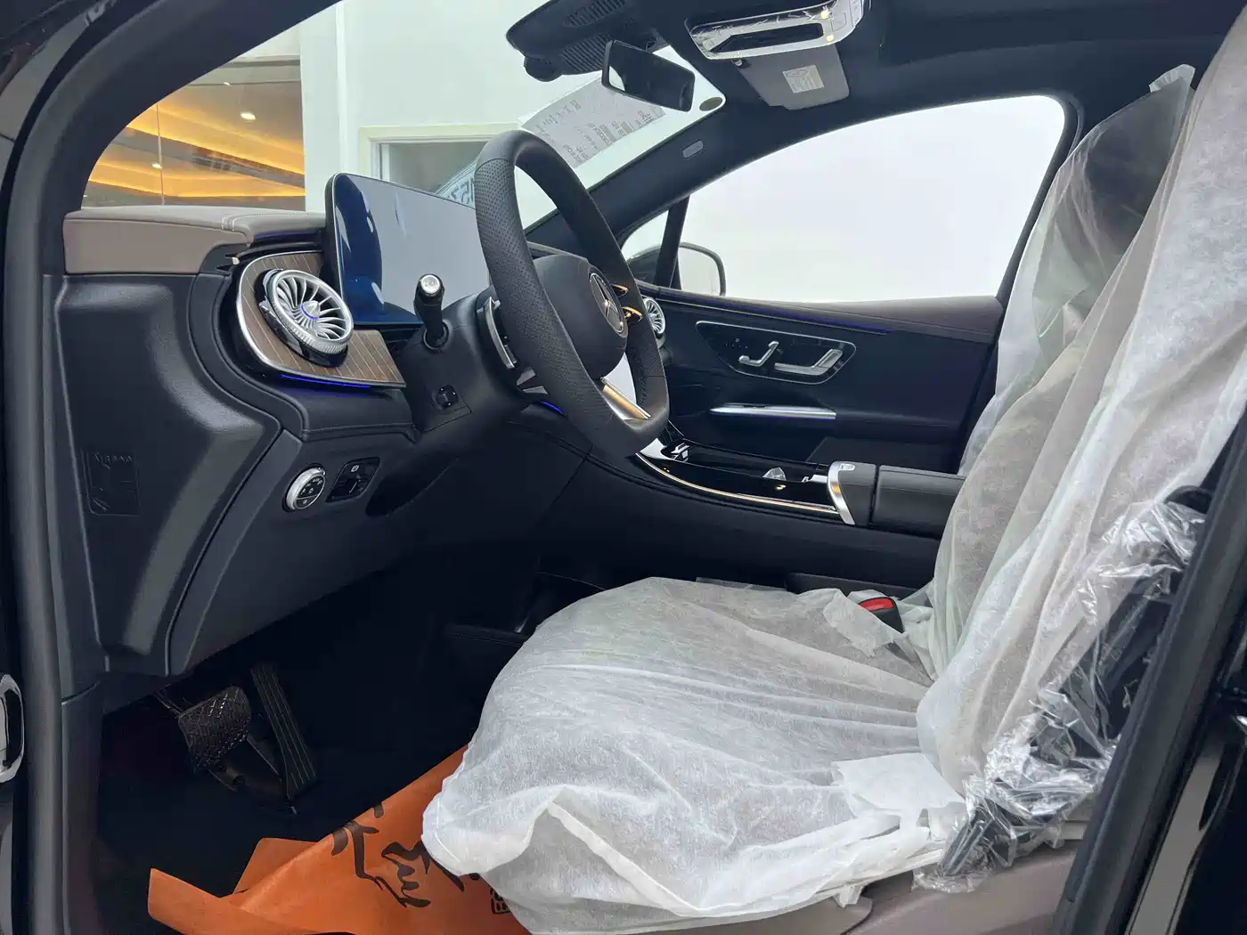 MERCEDES-BENZ EQE SUV