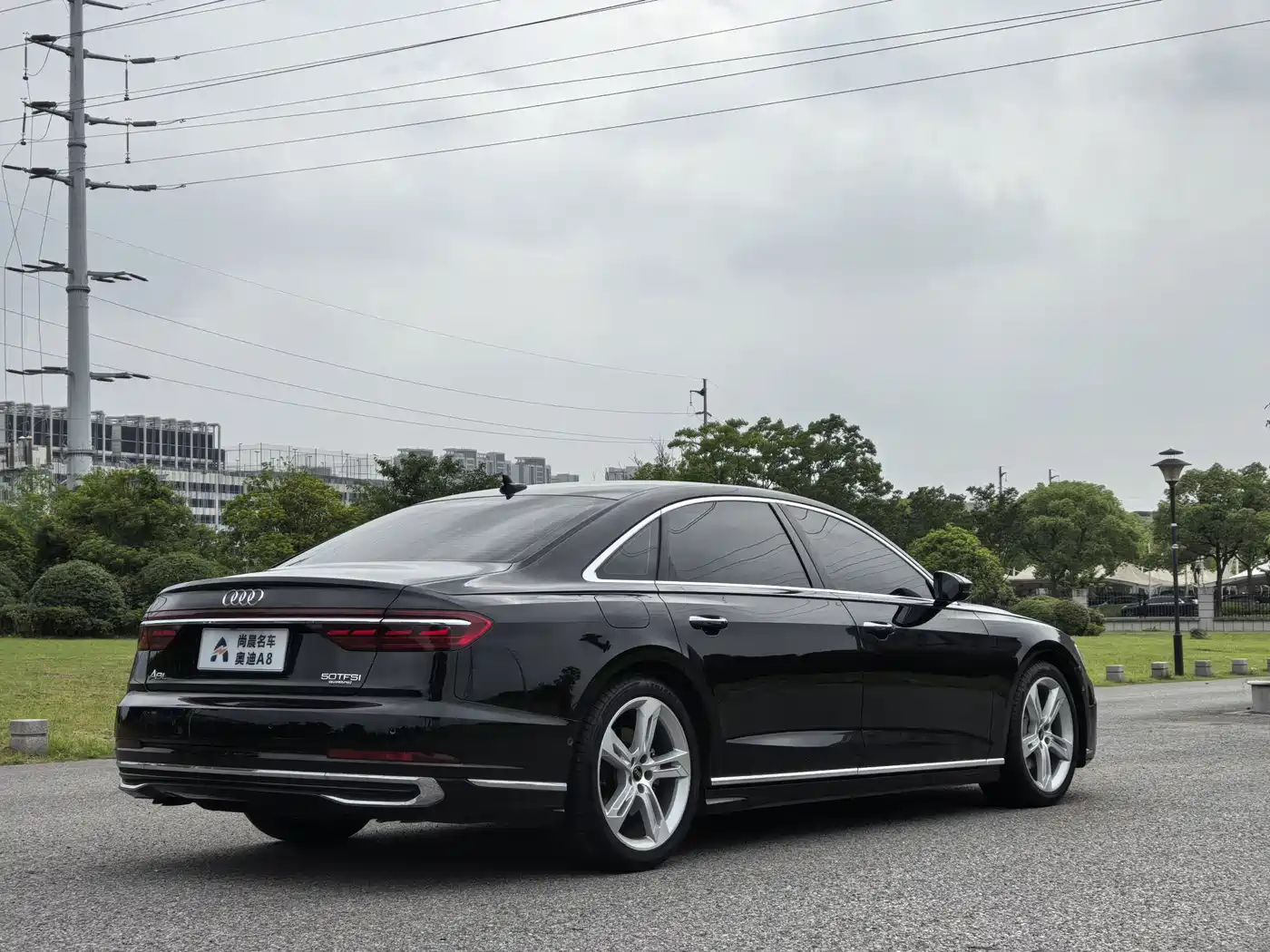 Audi A8 2023 A8L 50 TFSI quattro Exclusive фото 17