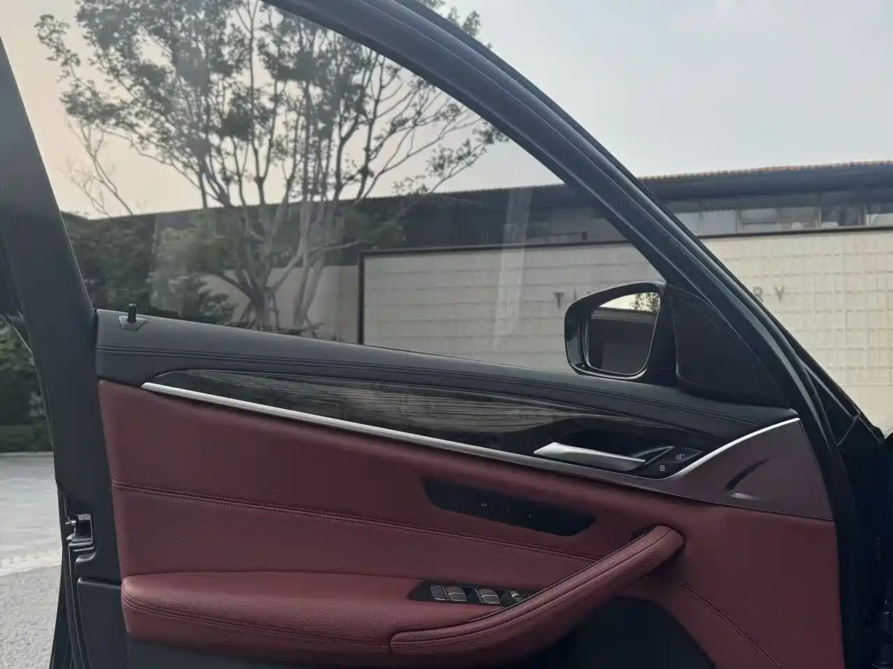 BMW 5 Series 2019 530Li Leading M Sport Package фото 9