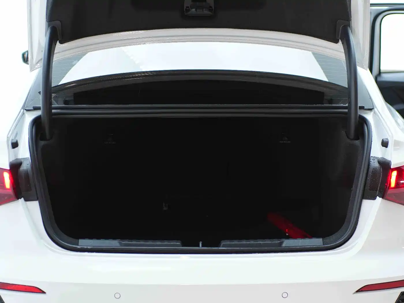Audi A3 2023 Facelift A3L Limousine 35 TFSI Progressive Sport фото 17
