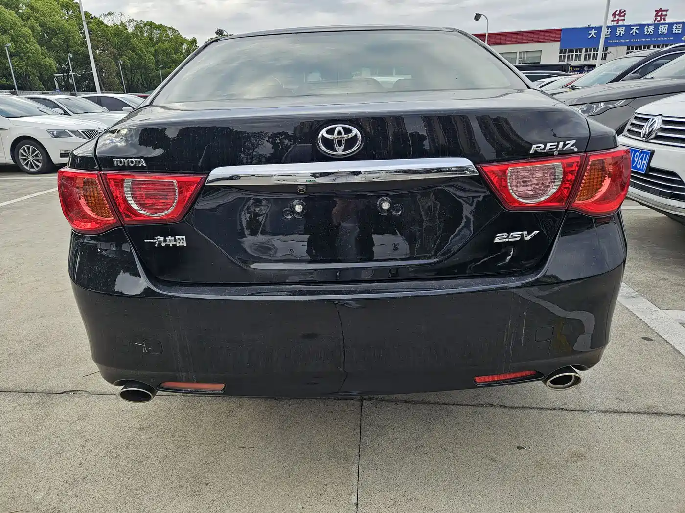Toyota Reiz 2010 2.5S Elegance Elite Edition фото 14