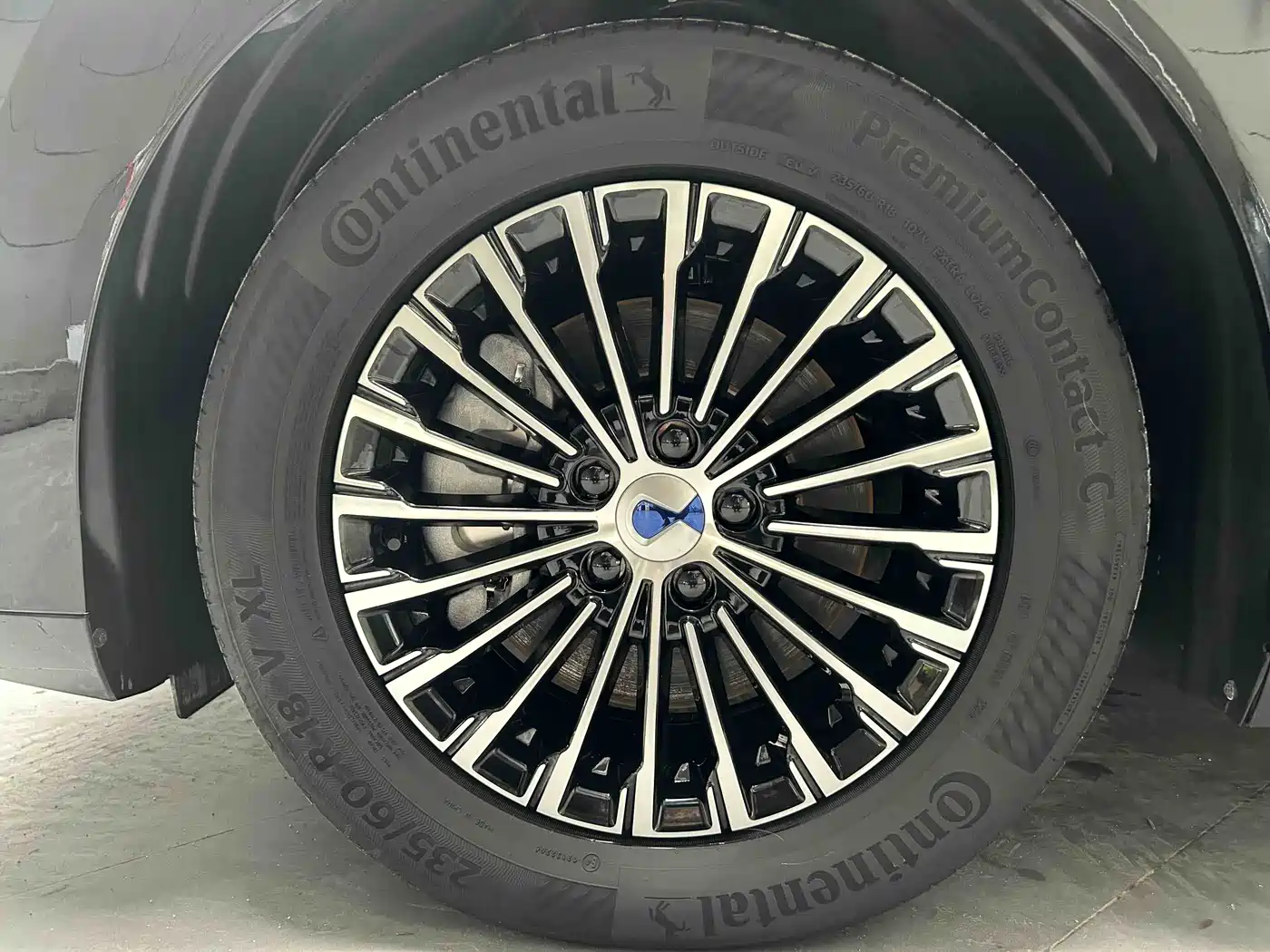 Denza D9 2024 DM-i 980 AWD Prestige фото 11