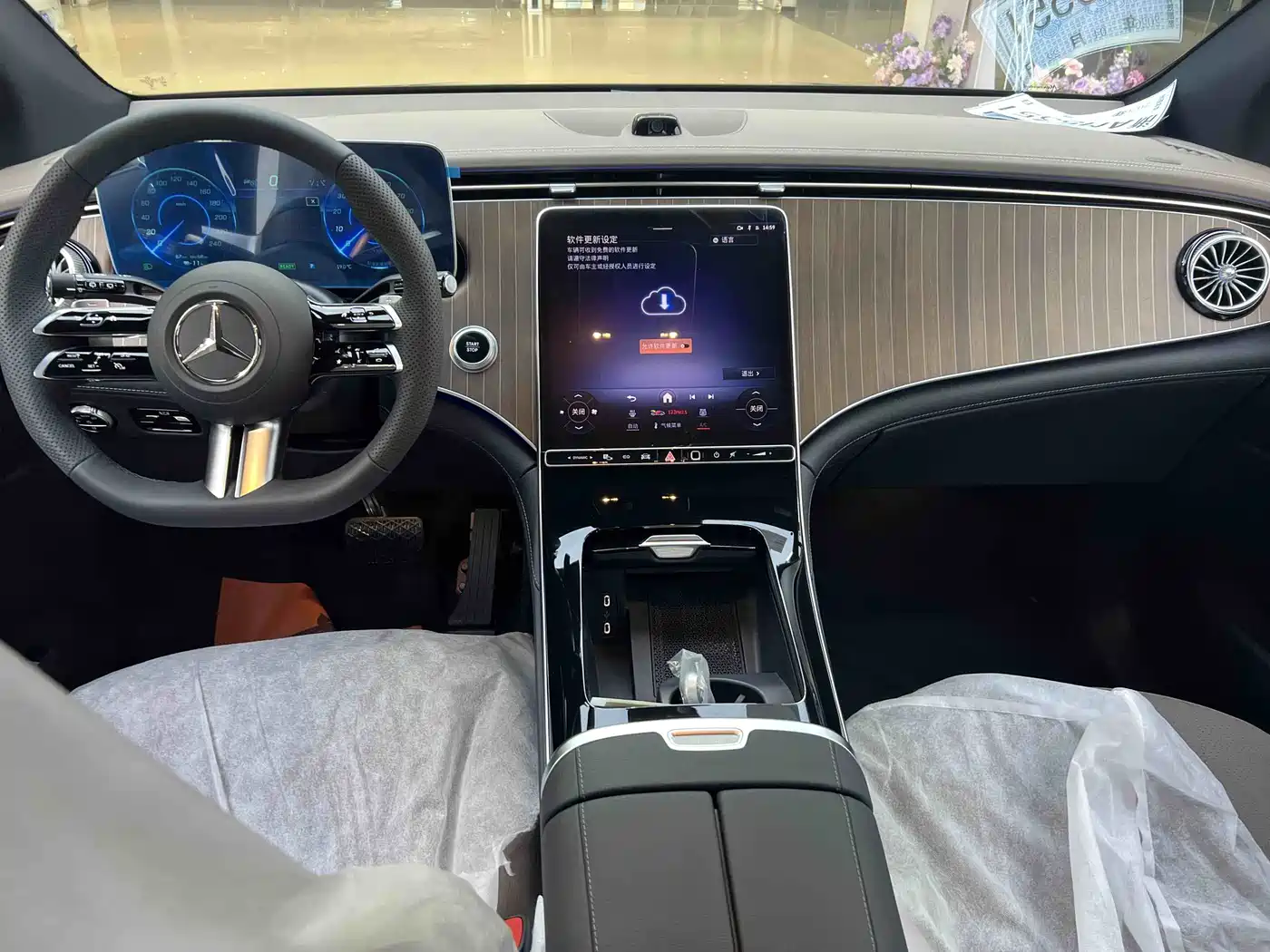 MERCEDES-BENZ EQE SUV