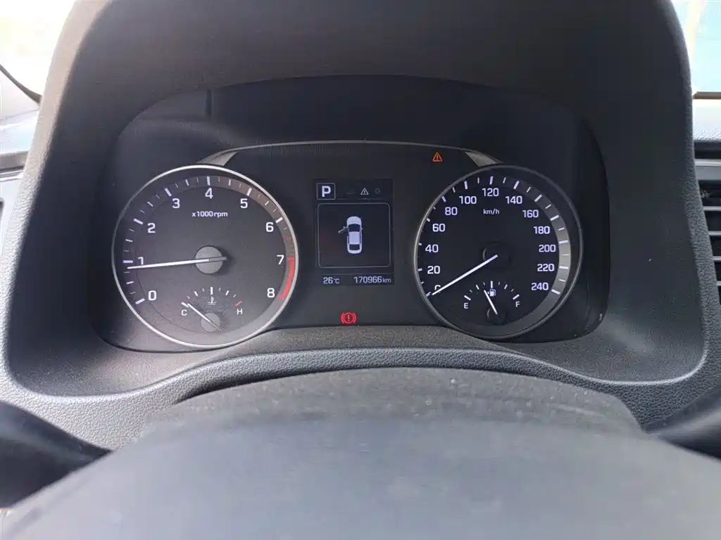 Hyundai Elantra 2016 Model 1.6L Automatic Smart Elite фото 5