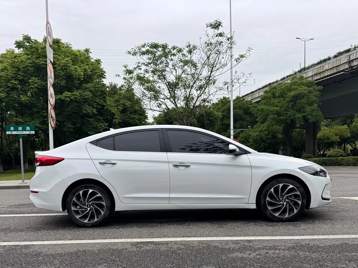 Hyundai Elantra 2020 1.5L CVT Smart Style·Elite фото 7
