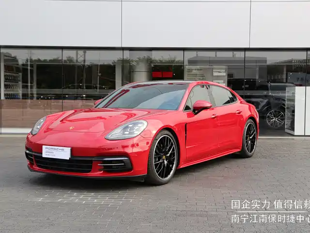 PORSCHE PANAMERA