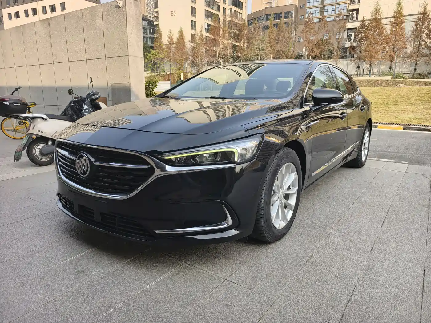 Photo 1 - Buick LaCrosse