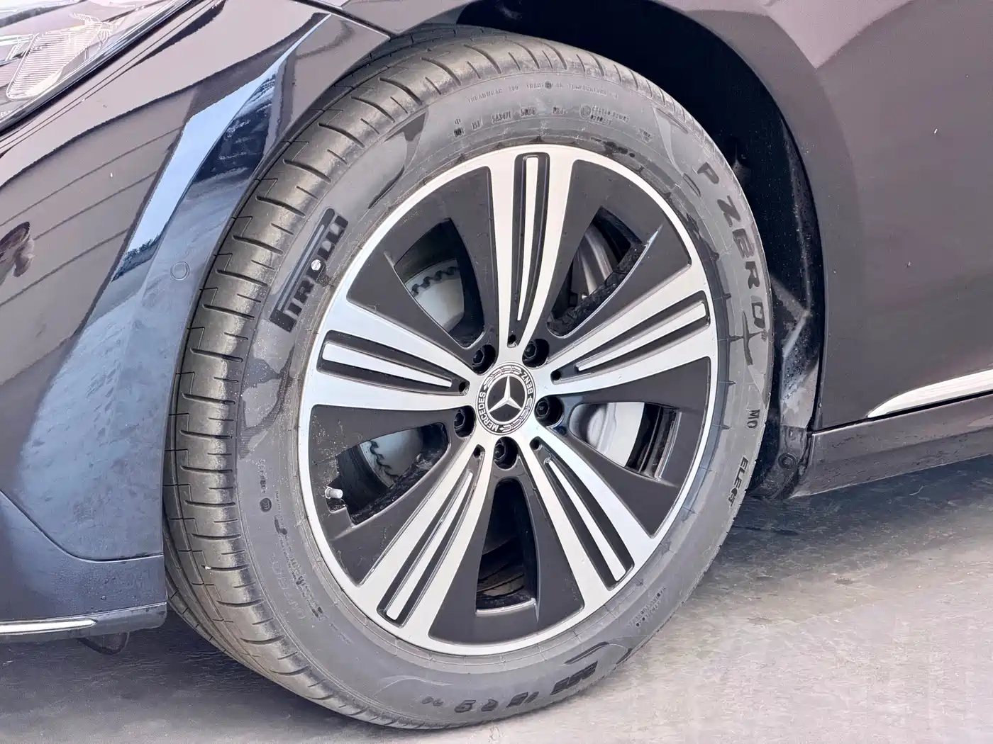 Mercedes-Benz EQE 2025 Model 500 4MATIC Luxury Edition фото 11