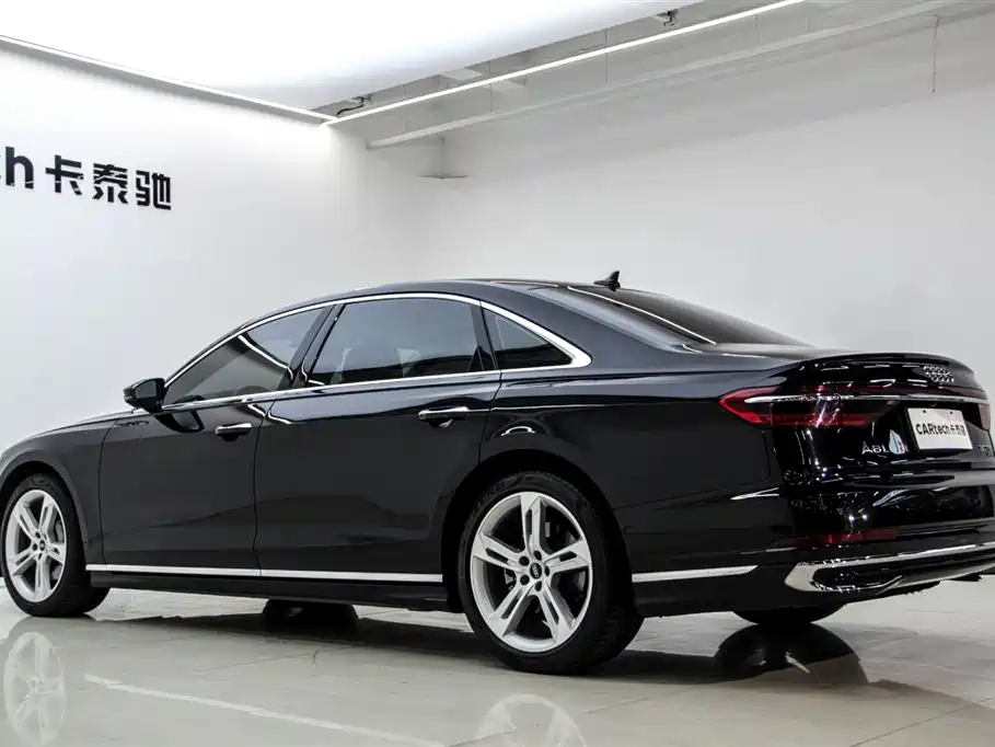 Audi A8 2023 A8L 50 TFSI quattro Exclusive фото 4