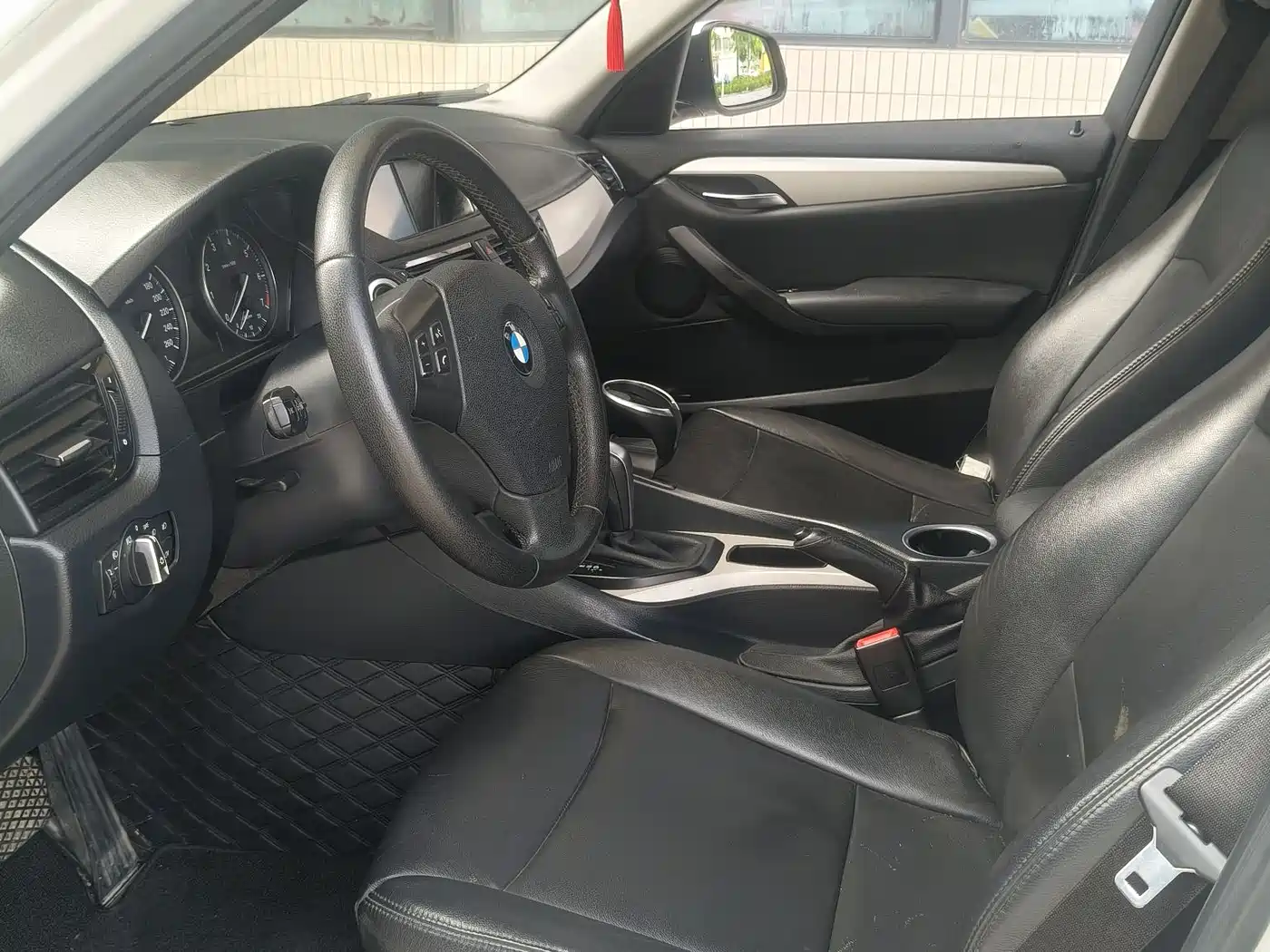 BMW X1 2013 sDrive18i Fashion фото 7