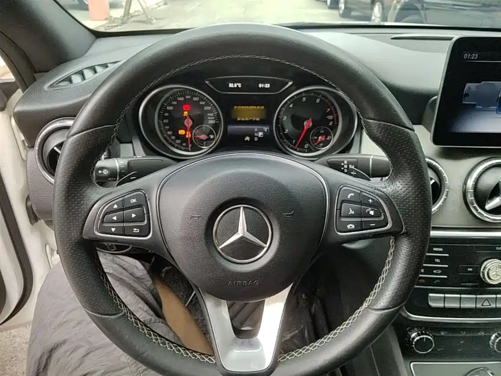 Mercedes-Benz CLA (Import) 2018 CLA 200 Dynamic Edition фото 11