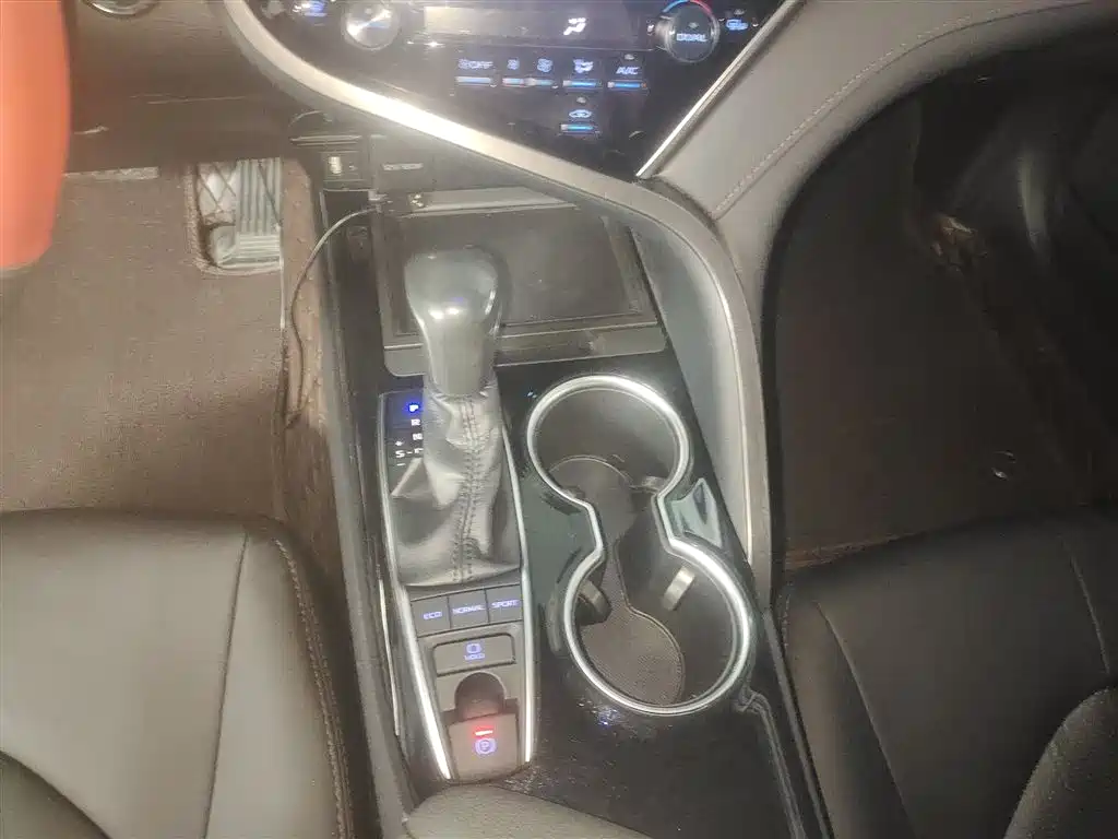 Toyota Camry 2018 2.0S Sport Edition фото 14
