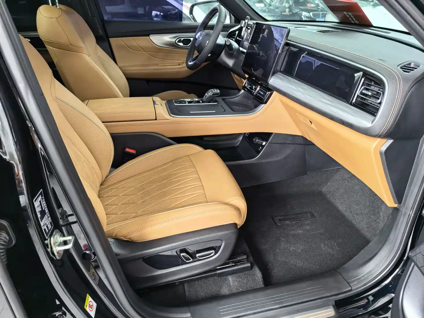 GAC Trumpchi Trumpchi GS8 2025 Pilot Series 2.0TGDI 2WD Luxury Edition 5-seater фото 10