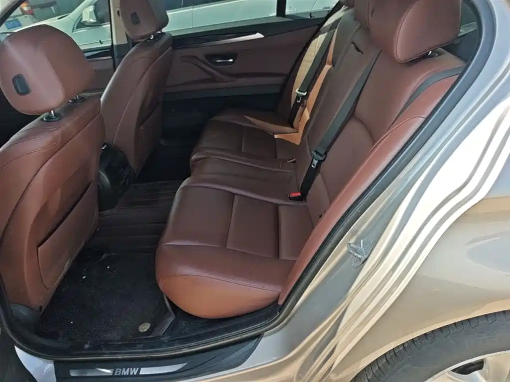 BMW 5 Series 2014 520Li Elegance фото 17