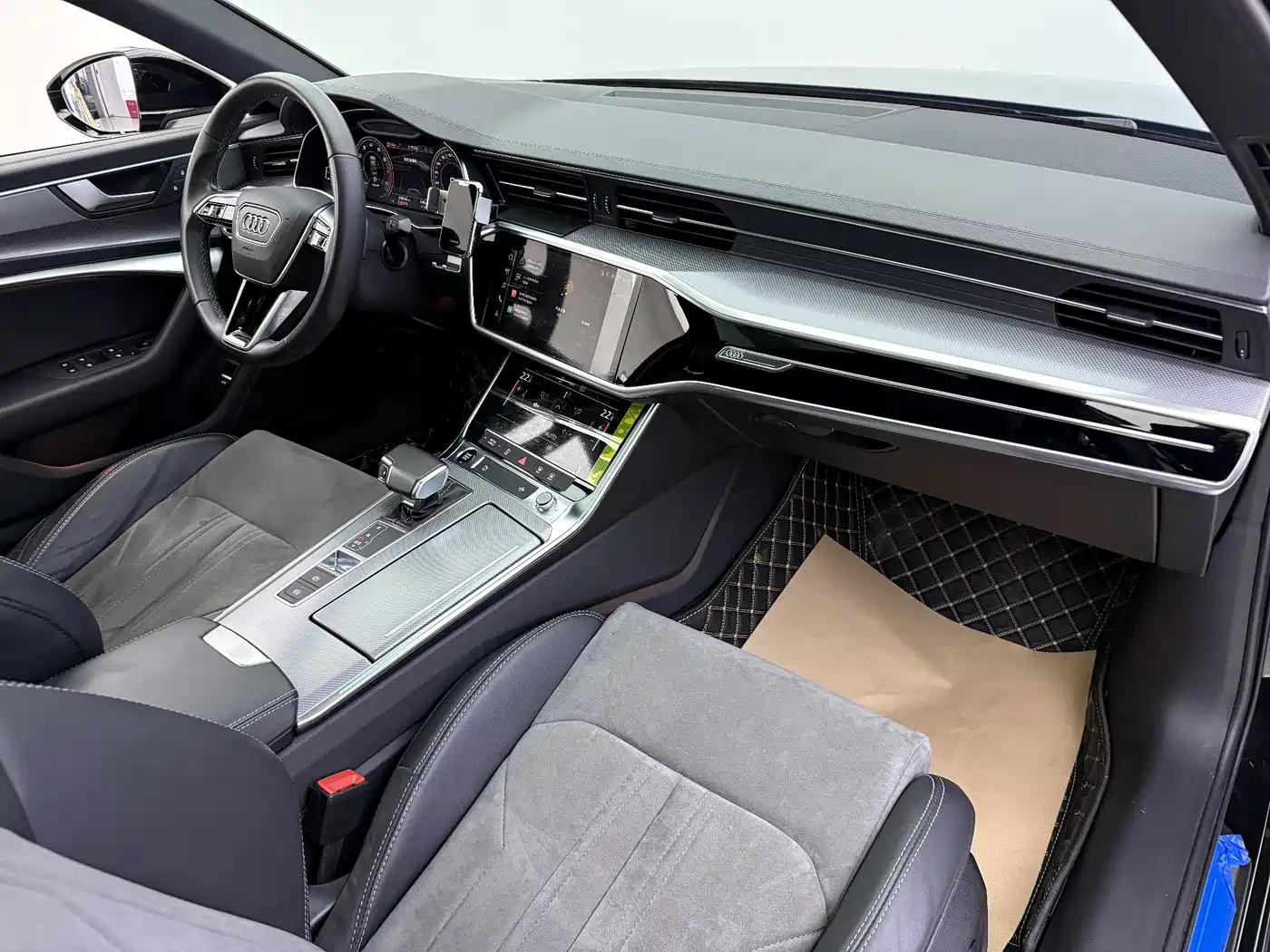 Audi A6L 2022 40 TFSI Luxury Dynamic фото 9