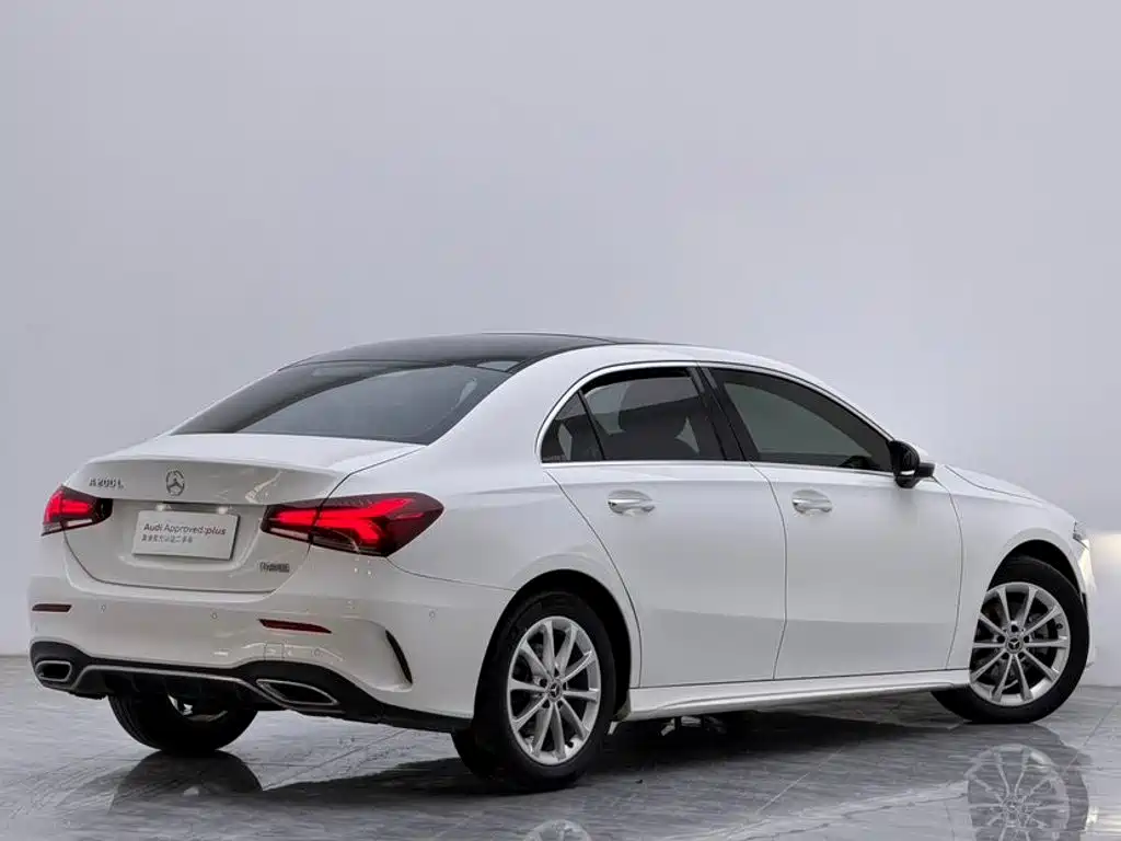 Фото 9 - Mercedes-Benz A-Class